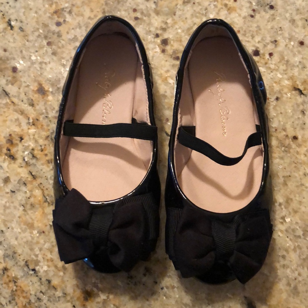 Little girls patent leather shoes